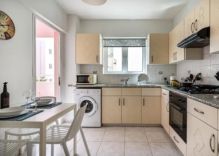 Sweet Retreat 2-Br Apartment In Mackenzie