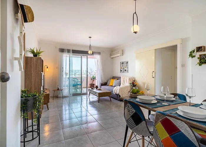 Sweet Retreat 2-Br Apartment In Mackenzie