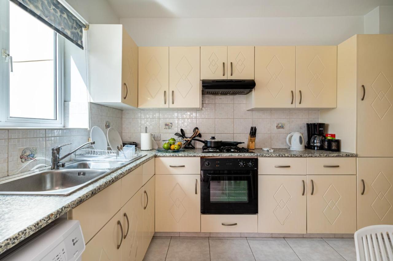 Sweet Retreat 2-br In Mackenzie Apartment